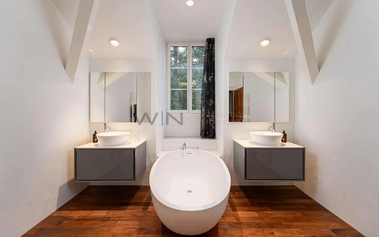 Elegant Neo-Renaissance Villa - Photo 13 of 13