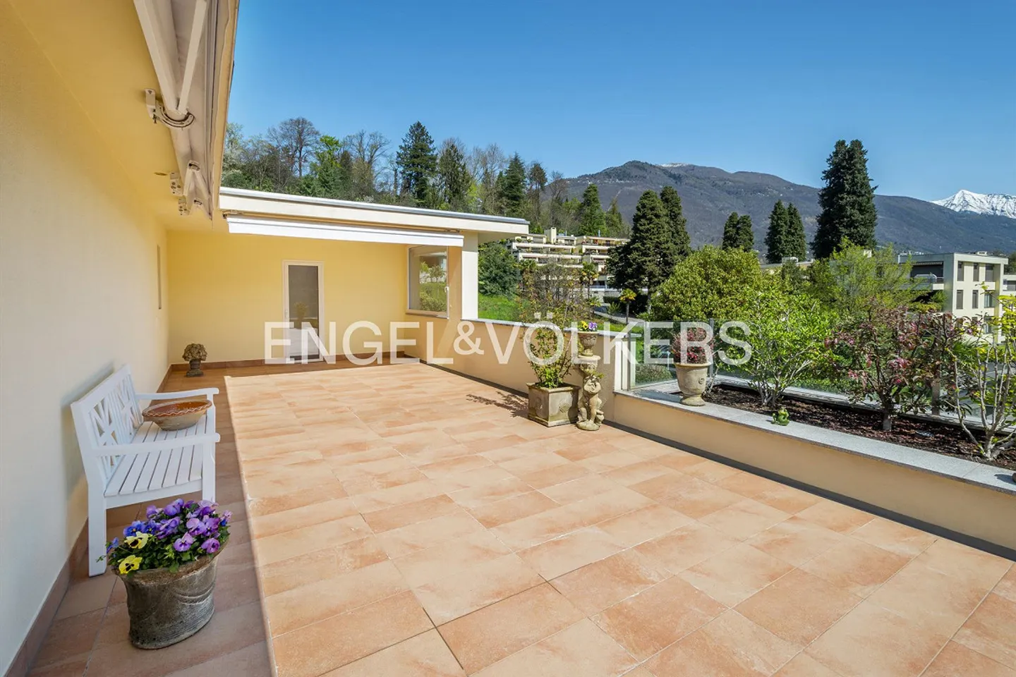 Attico prestigioso con vista lago al Monte Verità (25) - Foto 12 di 16