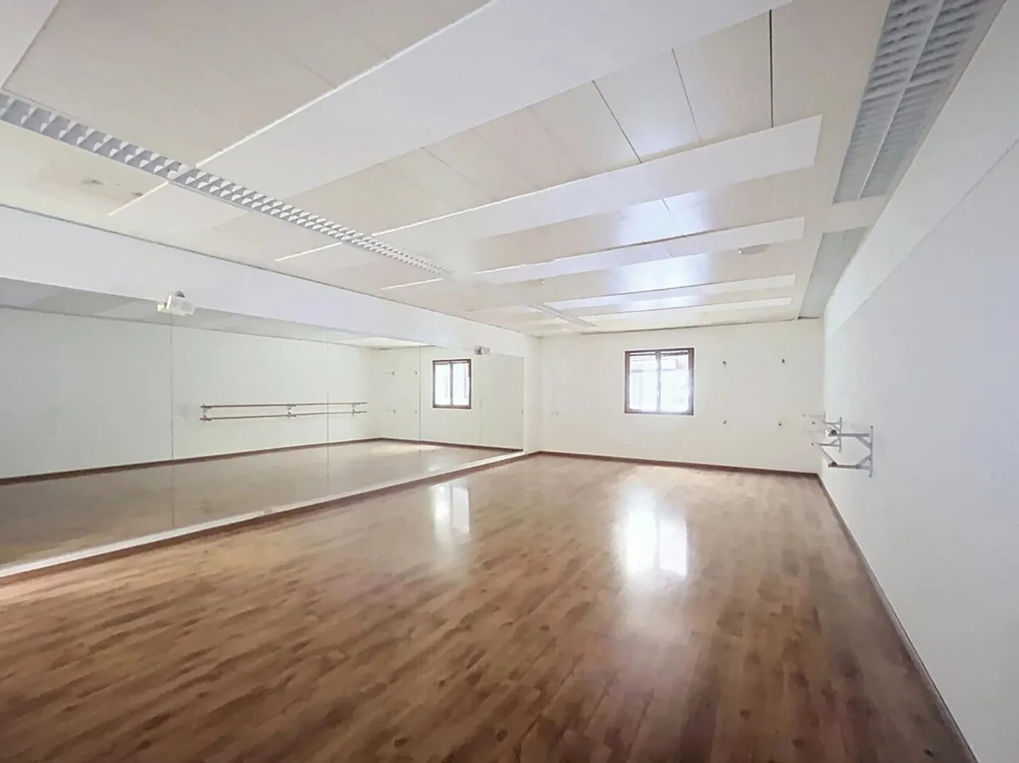 Espace Commercial Spacieux à Sierre - Photo 2 sur 12