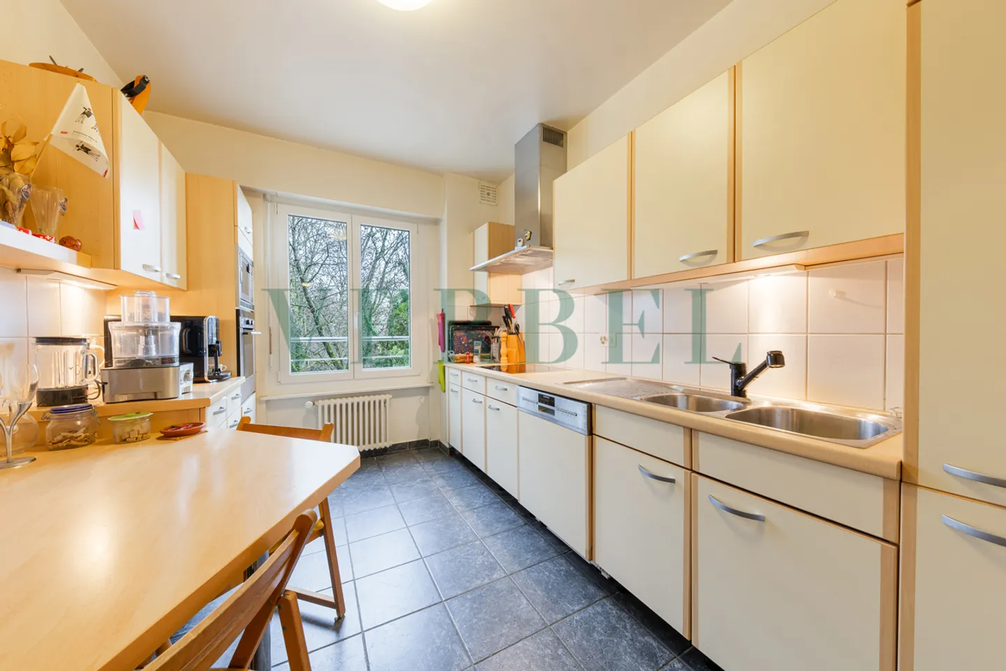 Appartement plein sud avec vues sur la ville et le lac - Photo 4 sur 11