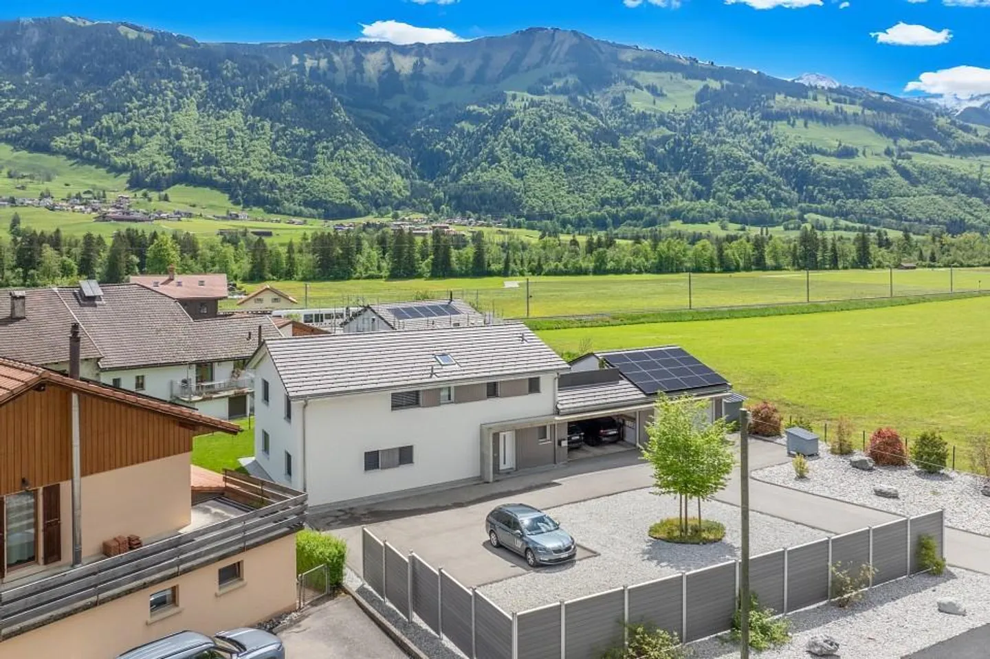 Maison Familiale Spacieuse - Photo 1 sur 9