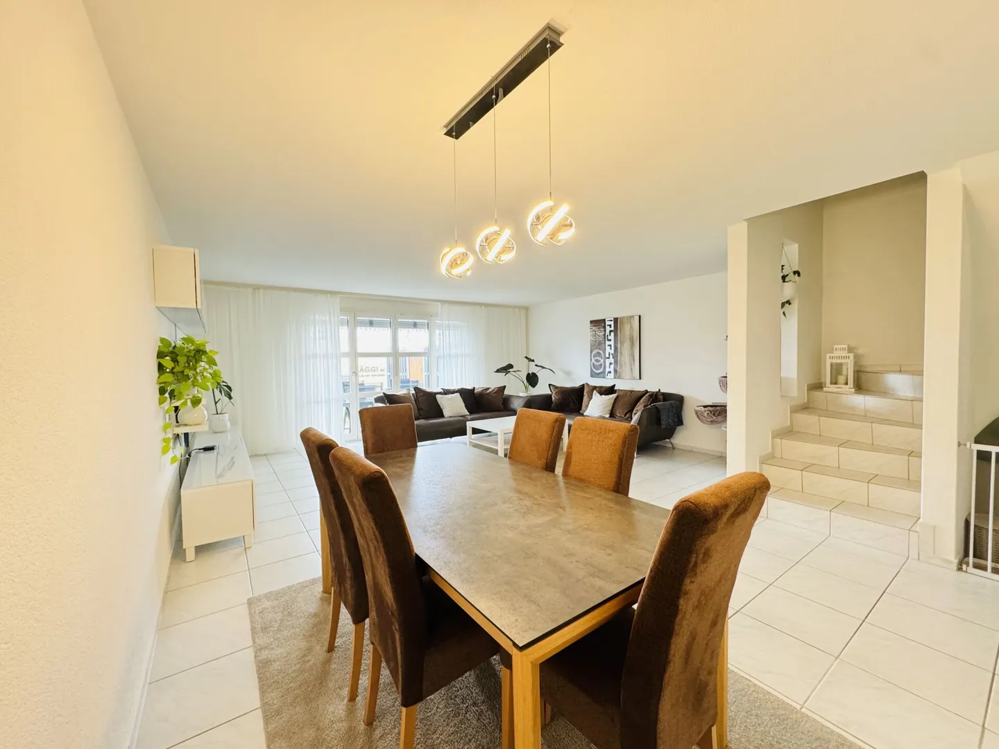 Attractive 6.5-Room Semi-Detached House - Photo 2 of 10