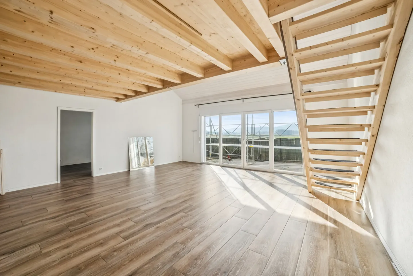 Bel appartement de 4.5 pièces + Mezzanine - Photo 3 sur 13