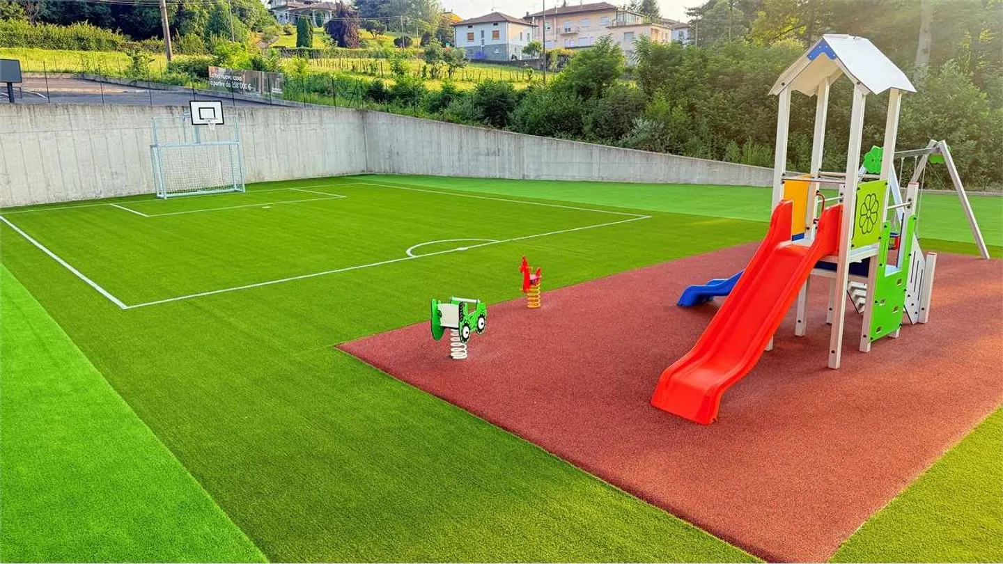 Appartamento spazioso con giardino - Foto 2 di 13