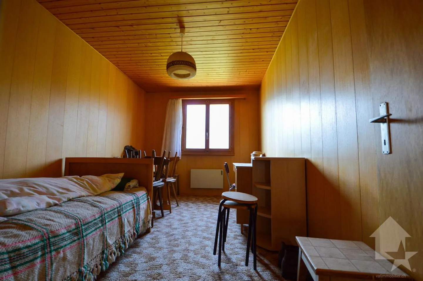 Old house in an excellent location with a lot of potential - Photo 6 of 14