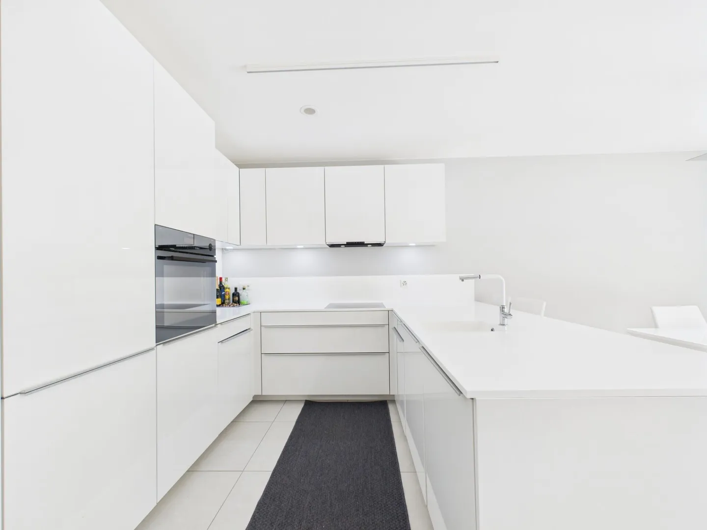 Appartamento moderno di 3,5 locali con giardino privato in complesso residenziale - Foto 4 di 27