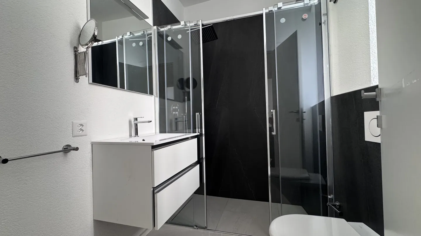 APPARTEMENT ÉLÉGANT 2.5 PIÈCES AU CENTRE DE MENDRISIO - Photo 8 sur 10
