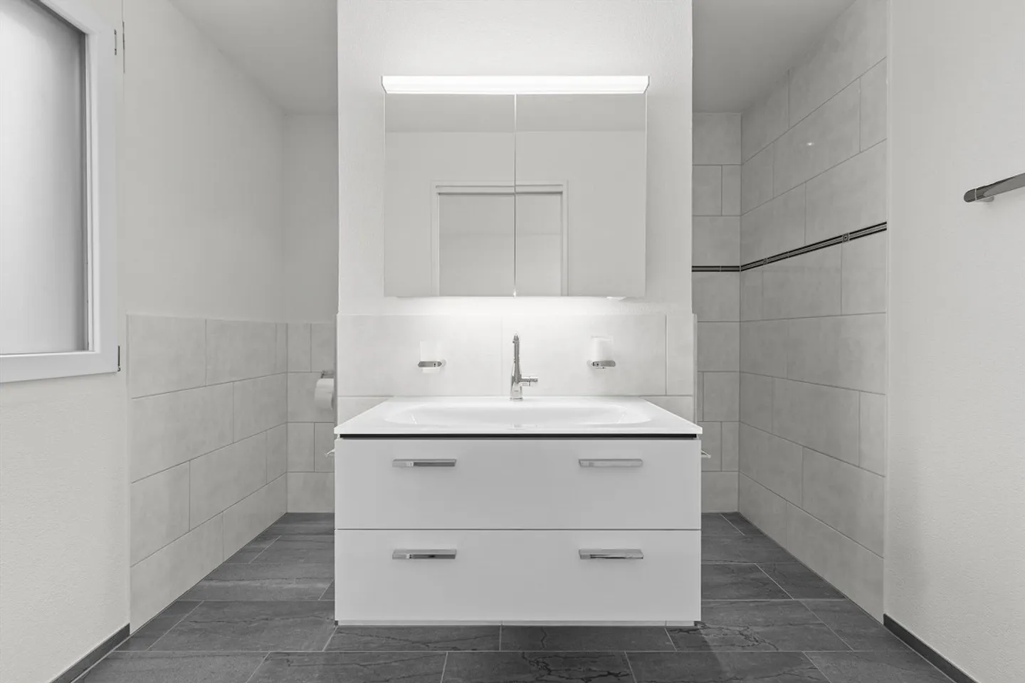 Maison familiale semi-détachée moderne de 5,5 pièces avec vue panoramique - Photo 4 sur 11