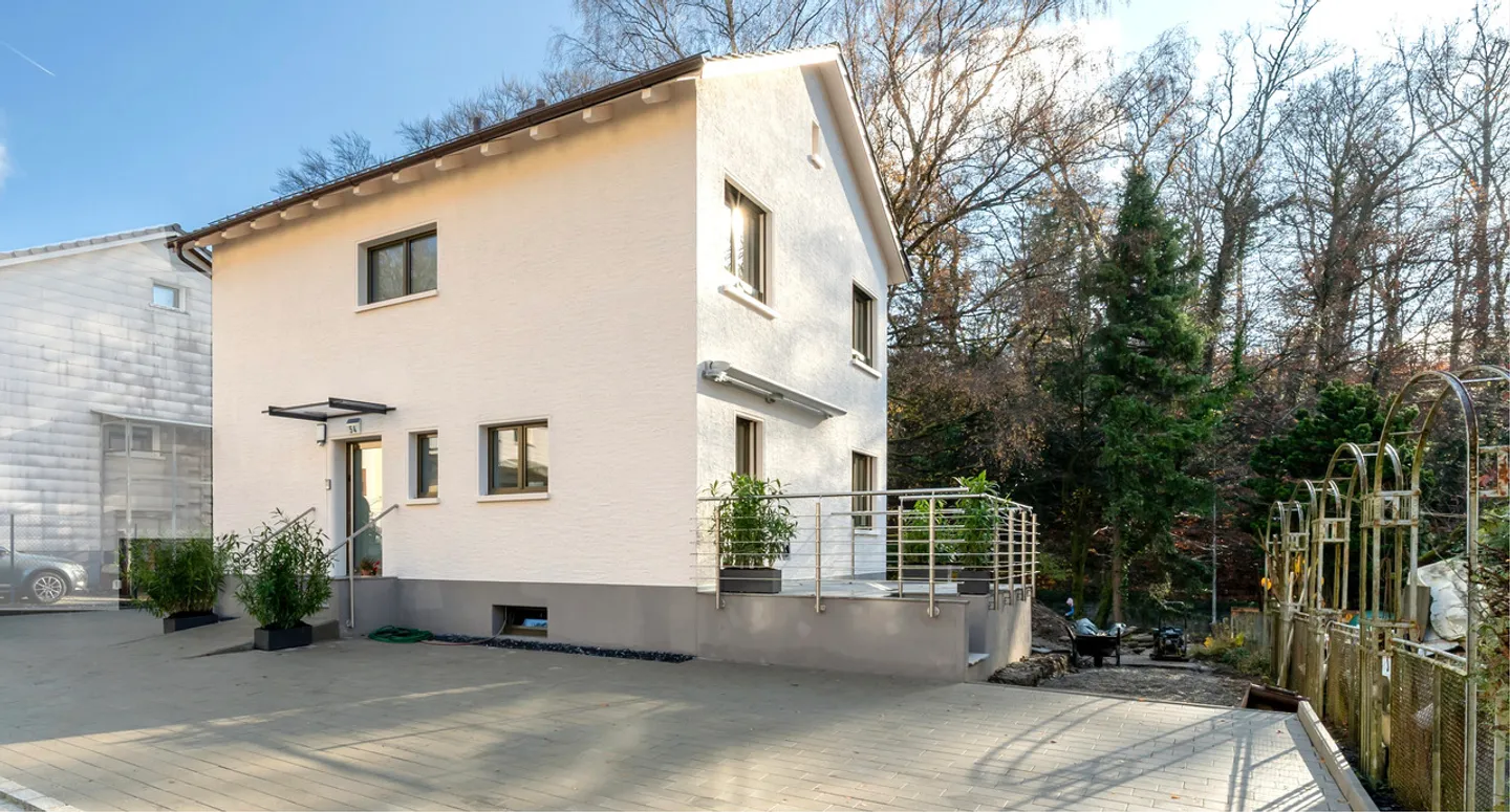 Modern renovated house in a sought-after location in Olten - Photo 1 of 15