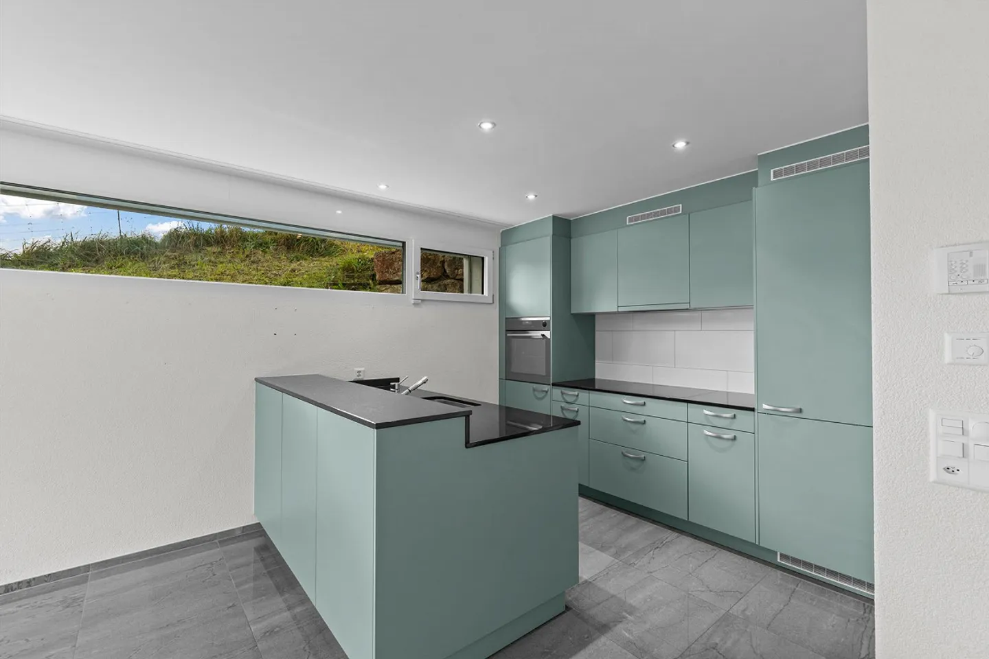 Maison familiale semi-détachée moderne de 5,5 pièces avec vue panoramique - Photo 7 sur 11