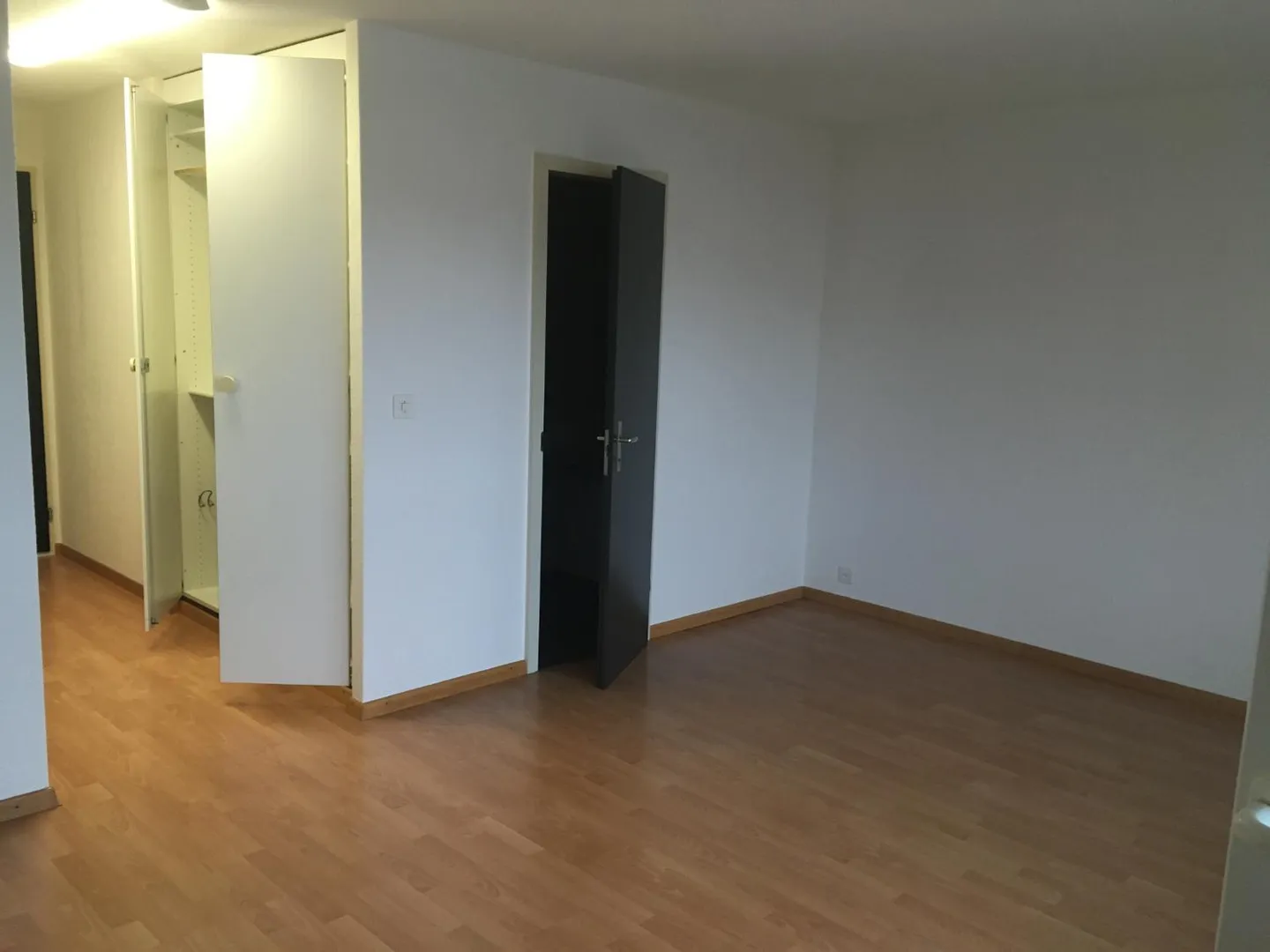 Praktisches Studio mit Balkon - Foto 4 von 4