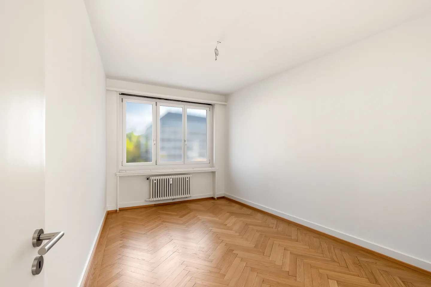 Charming 4-Room Apartment - Photo 5 of 9