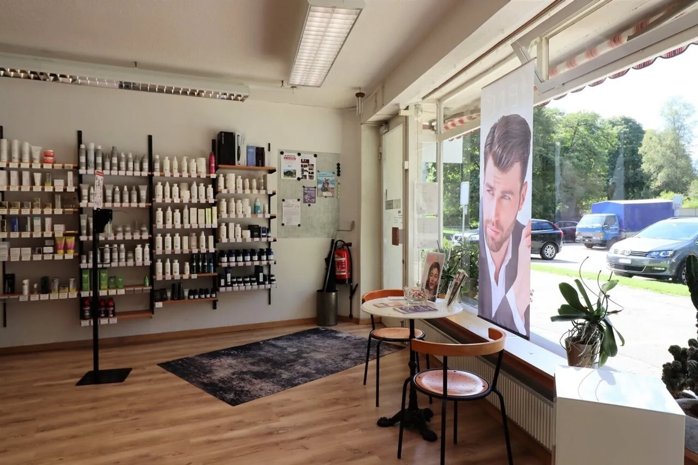Coiffeur à louer - Photo 3 sur 7