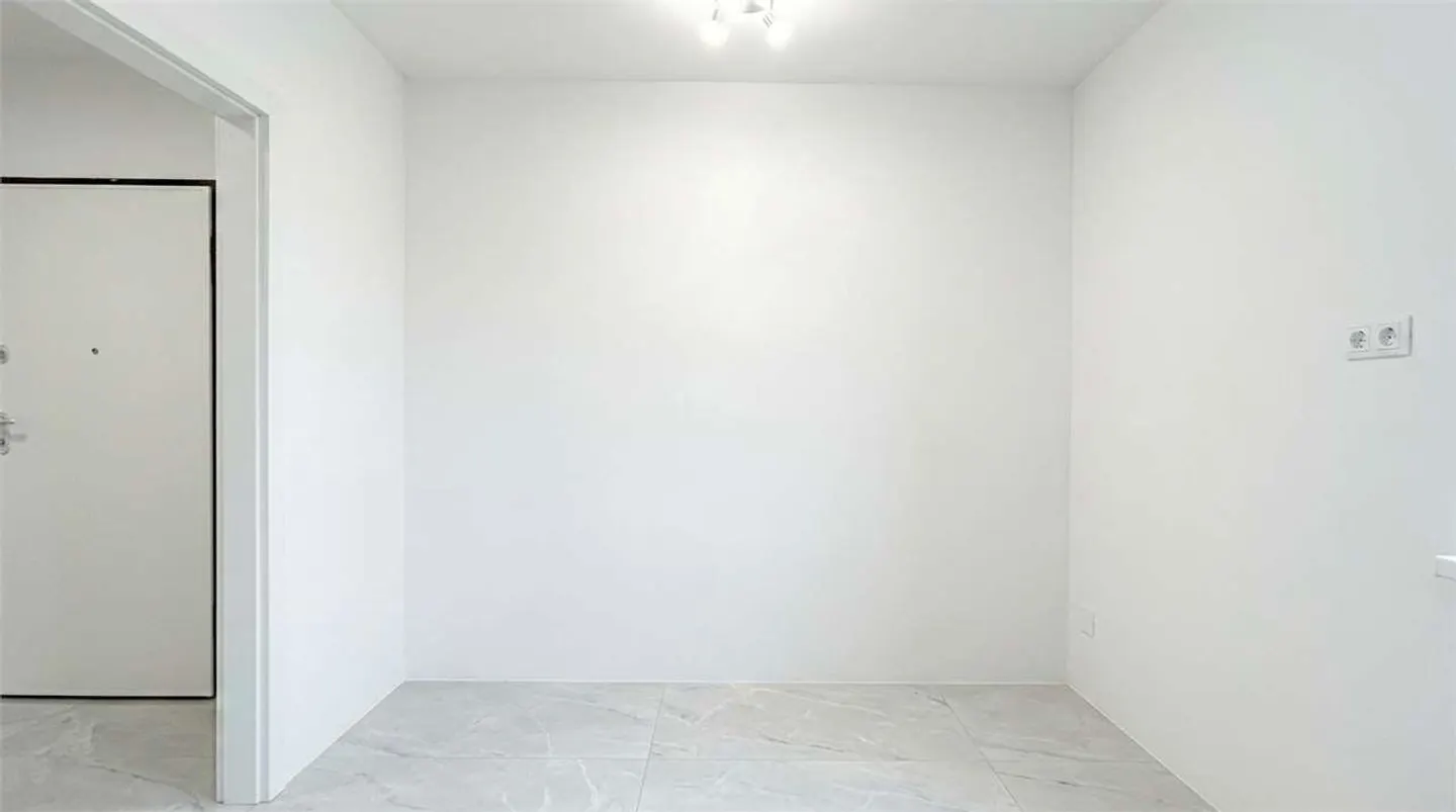 Appartamento moderno con grande terrazzo - Foto 8 di 13