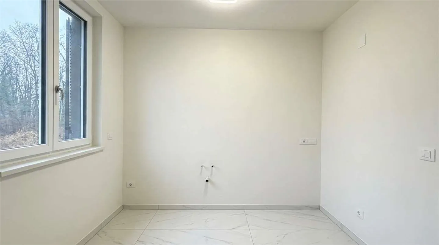 Appartamento moderno con grande terrazzo - Foto 10 di 13