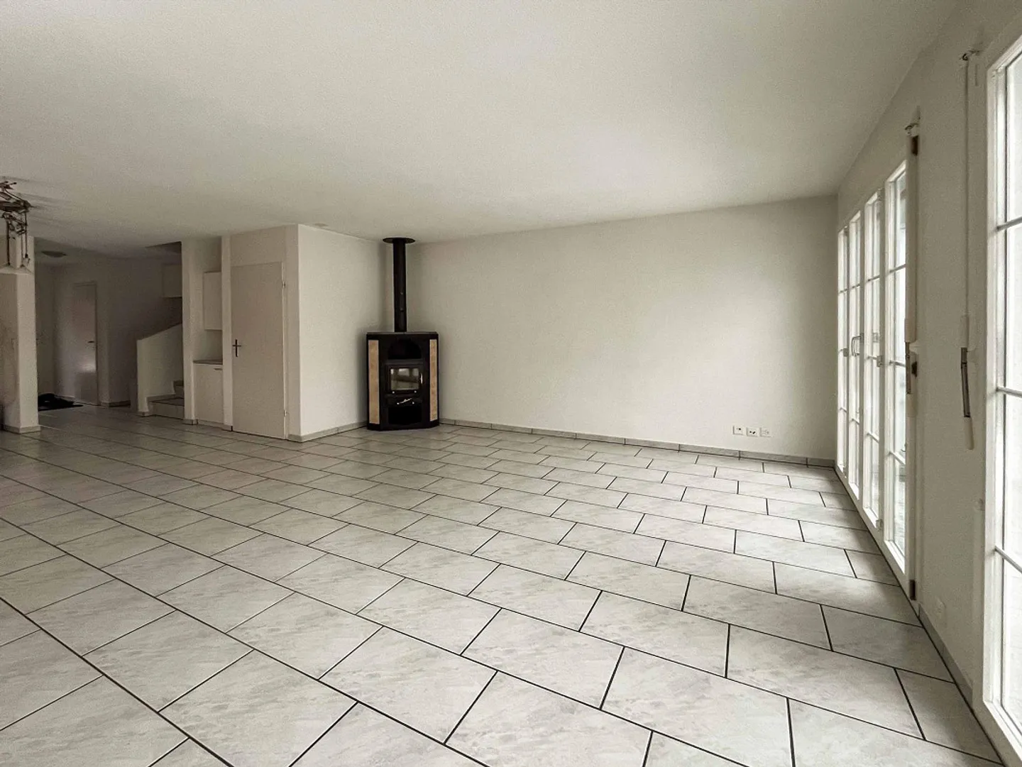 Charmantes 5.5-Zimmer-Doppeleinfamilienhaus an ruhiger Lage in Lohn-Ammannsegg - Photo 6 sur 17