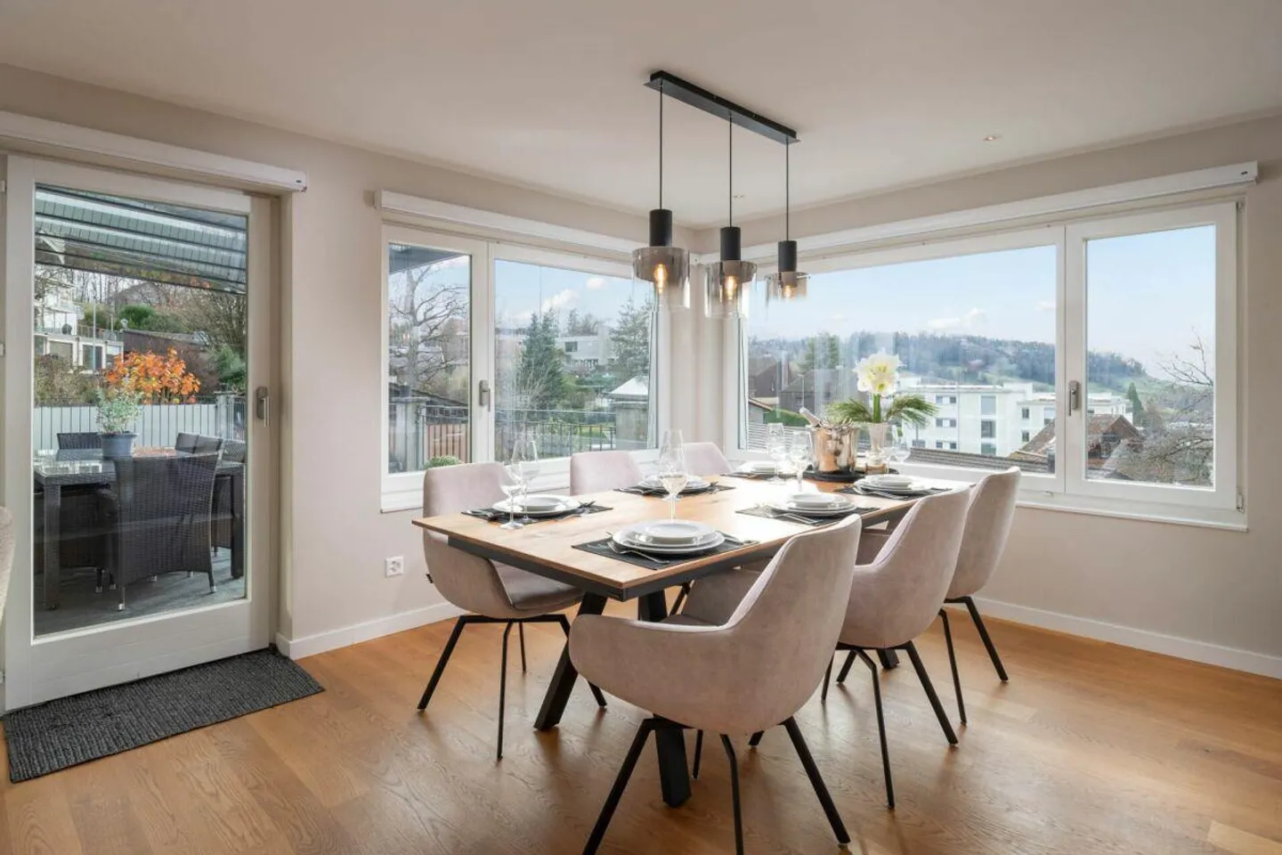 Completely renovated, with pool and breathtaking view! - Photo 10 of 12