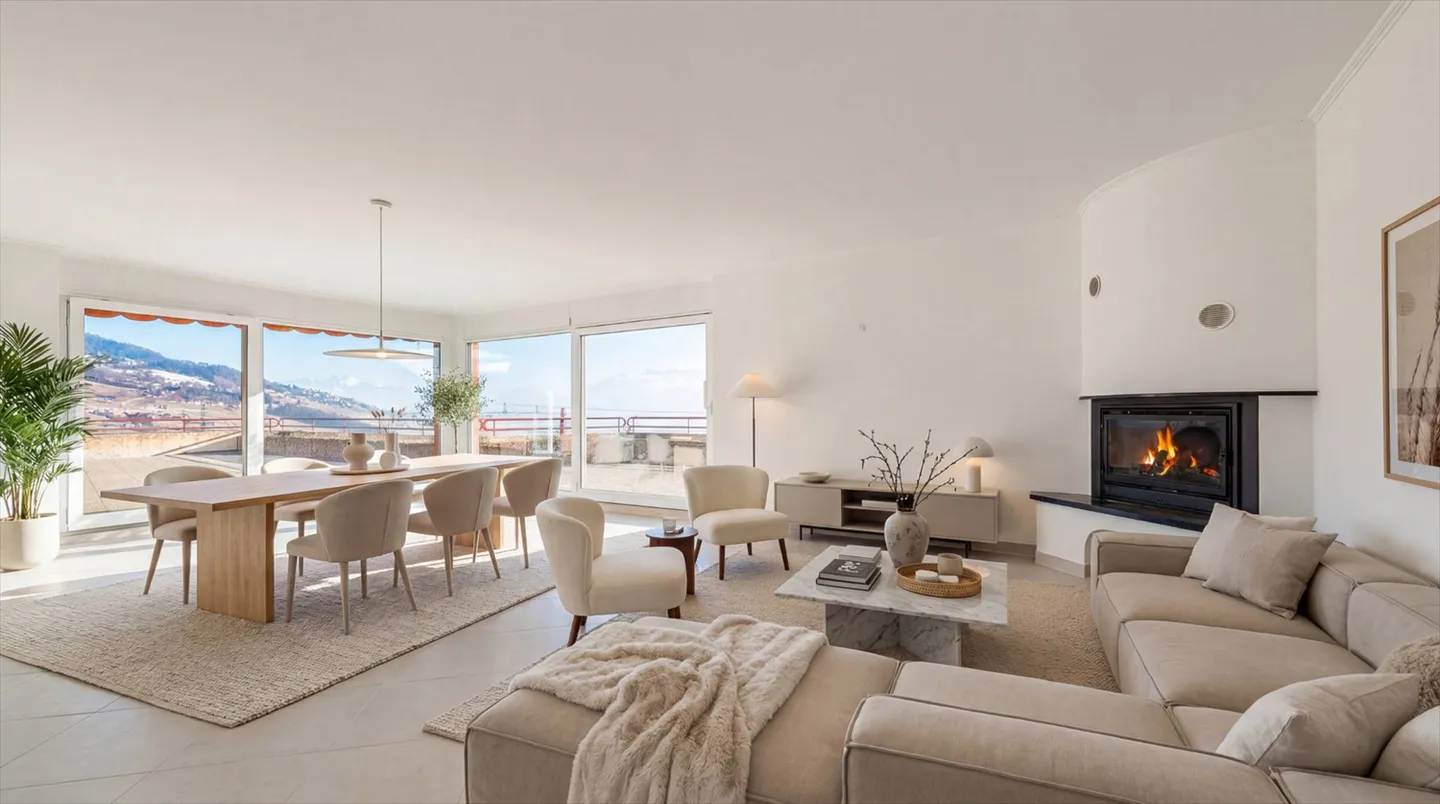 The Transformation - Space, Comfort and Panoramic View of the Lake and the Alps - Photo 1 of 11