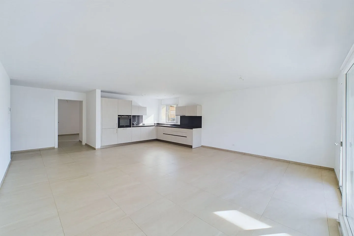 Modern Apartment Investment - Photo 6 of 13