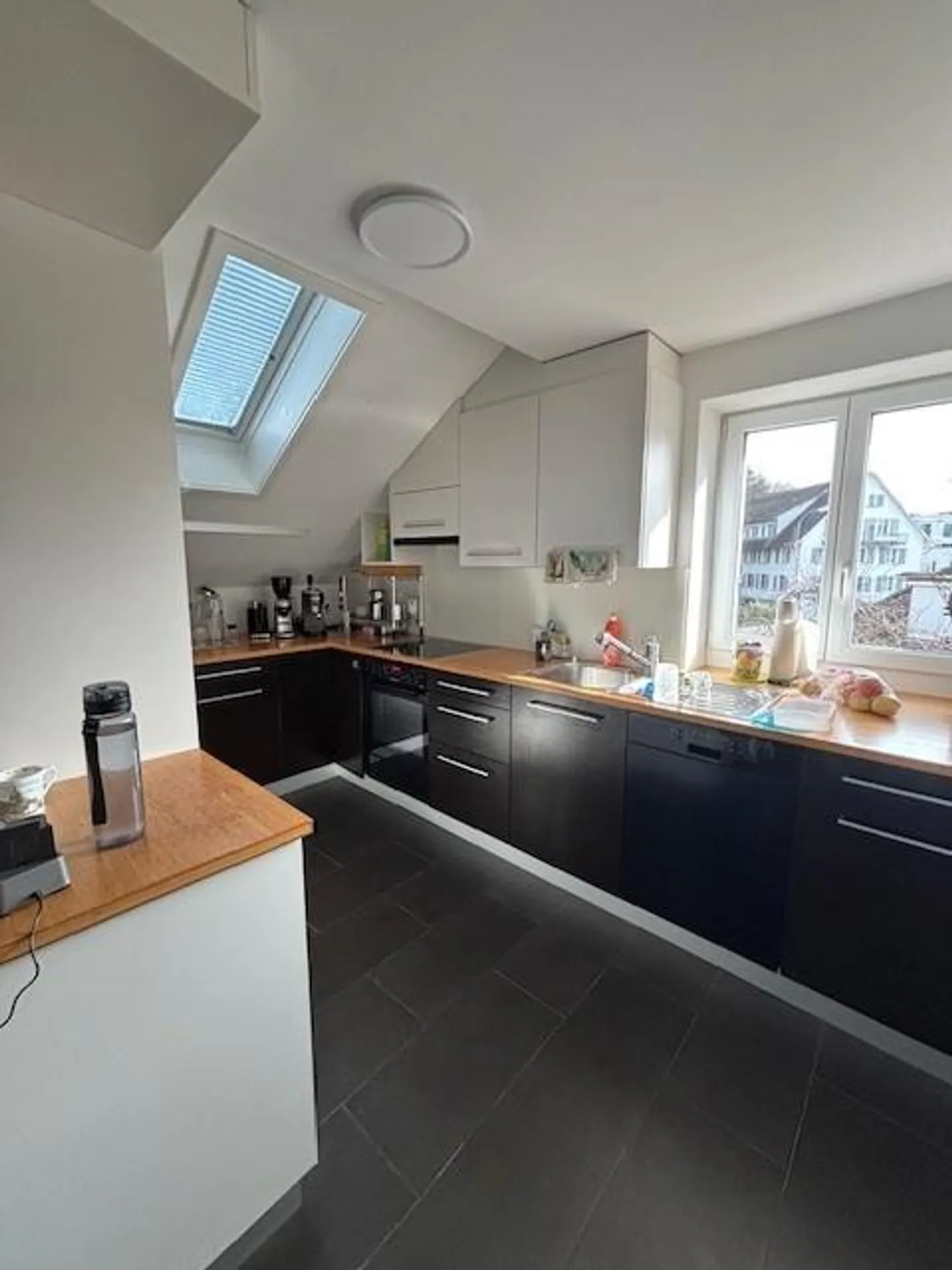 Charmante Dachwohnung in Ruhiger Lage - Foto 1 von 9