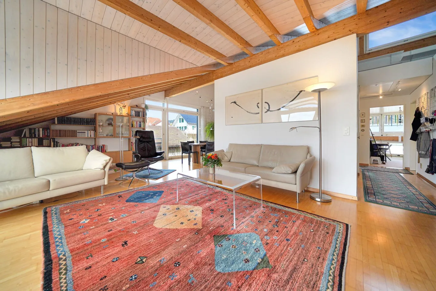 Attico da sogno di 4,5 stanze in una posizione popolare a Ostermundigen - Foto 2 di 14