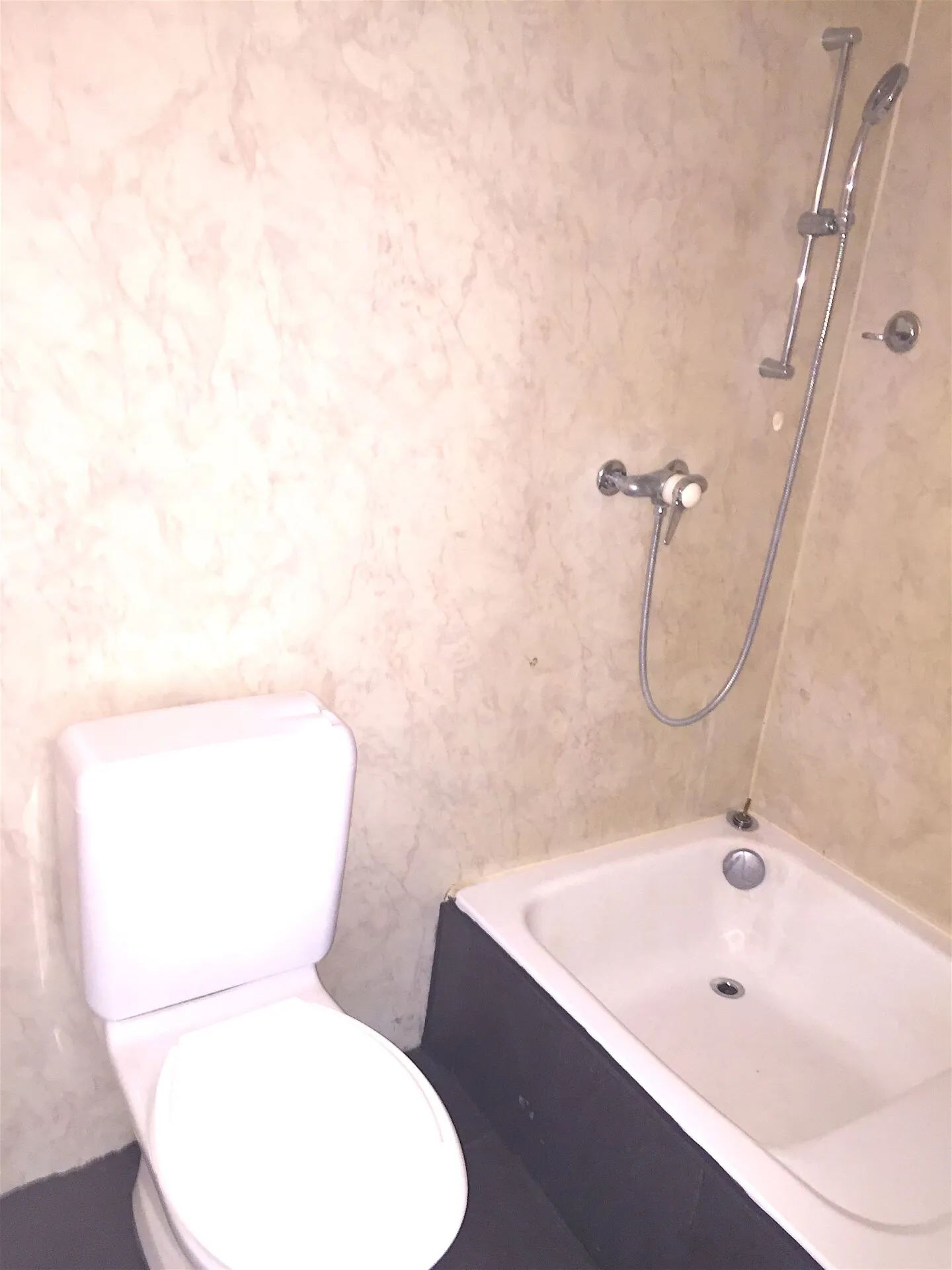 2.5 Room Ground Floor - Photo 5 of 10