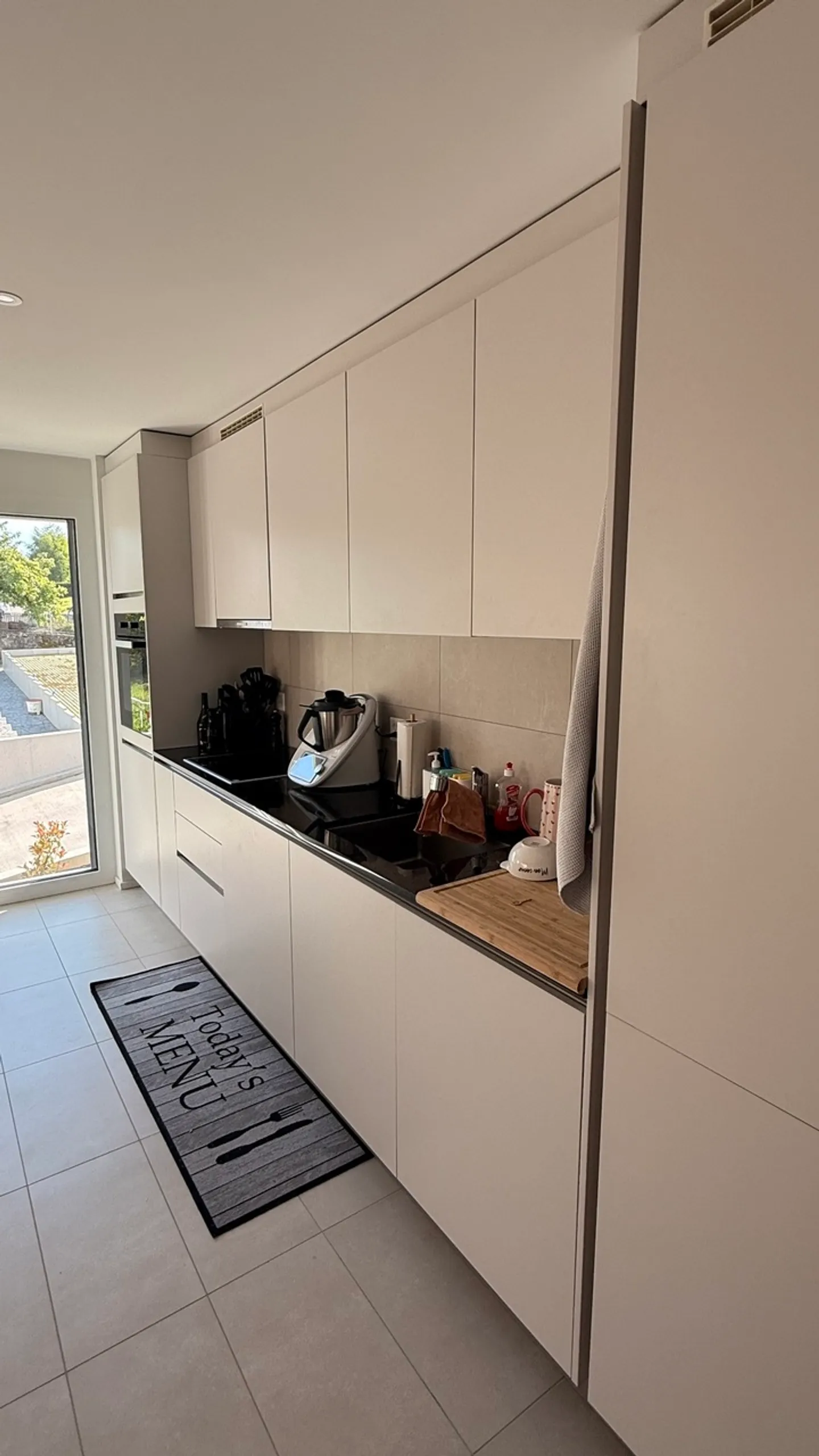 Modernes Apartment mit großem Balkon - Foto 2 von 8