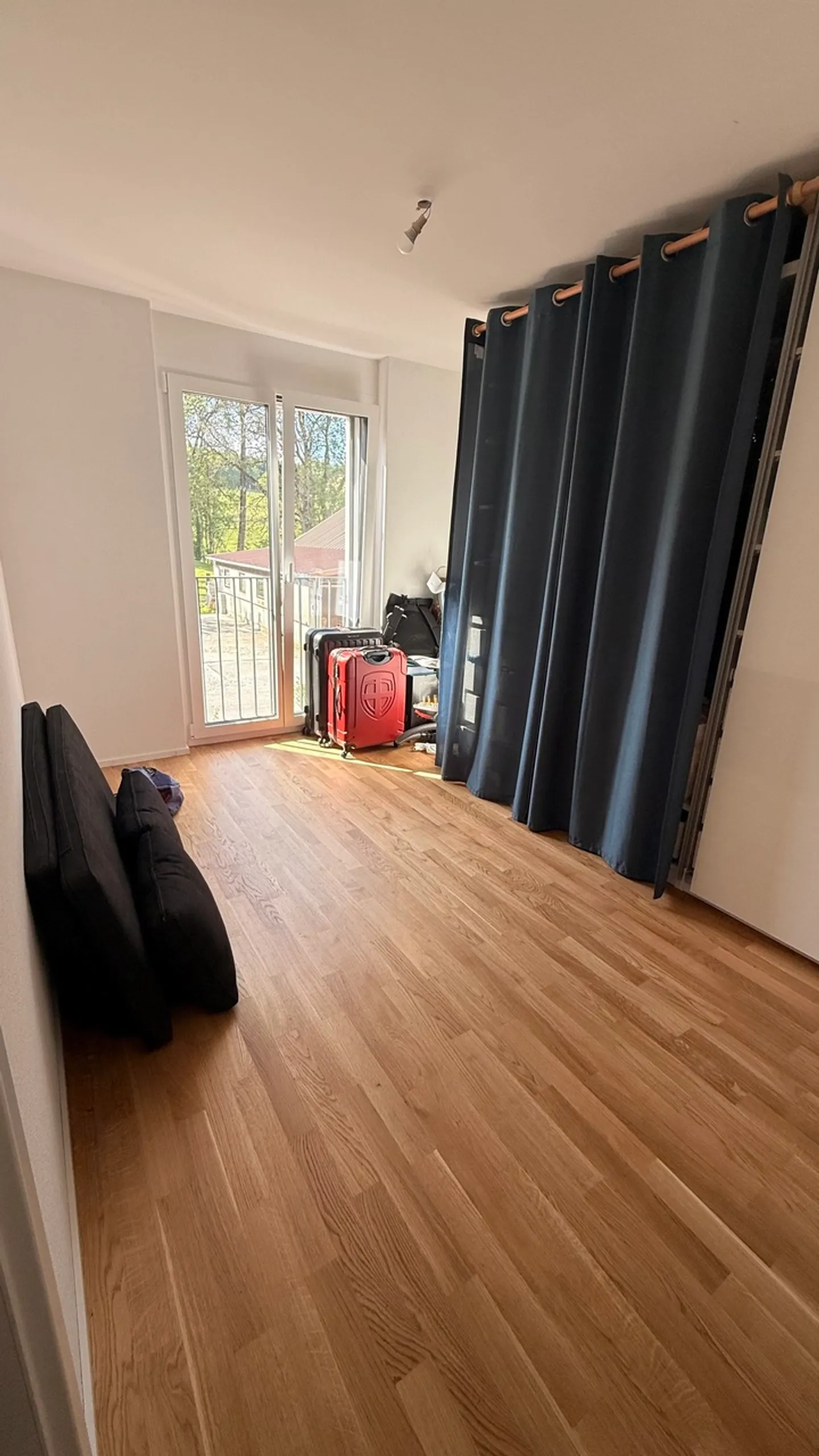 Modernes Apartment mit großem Balkon - Foto 5 von 8