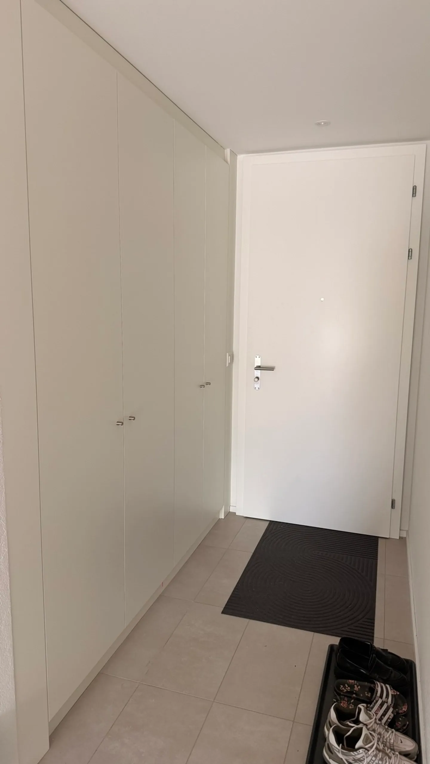 Modernes Apartment mit großem Balkon - Foto 7 von 8