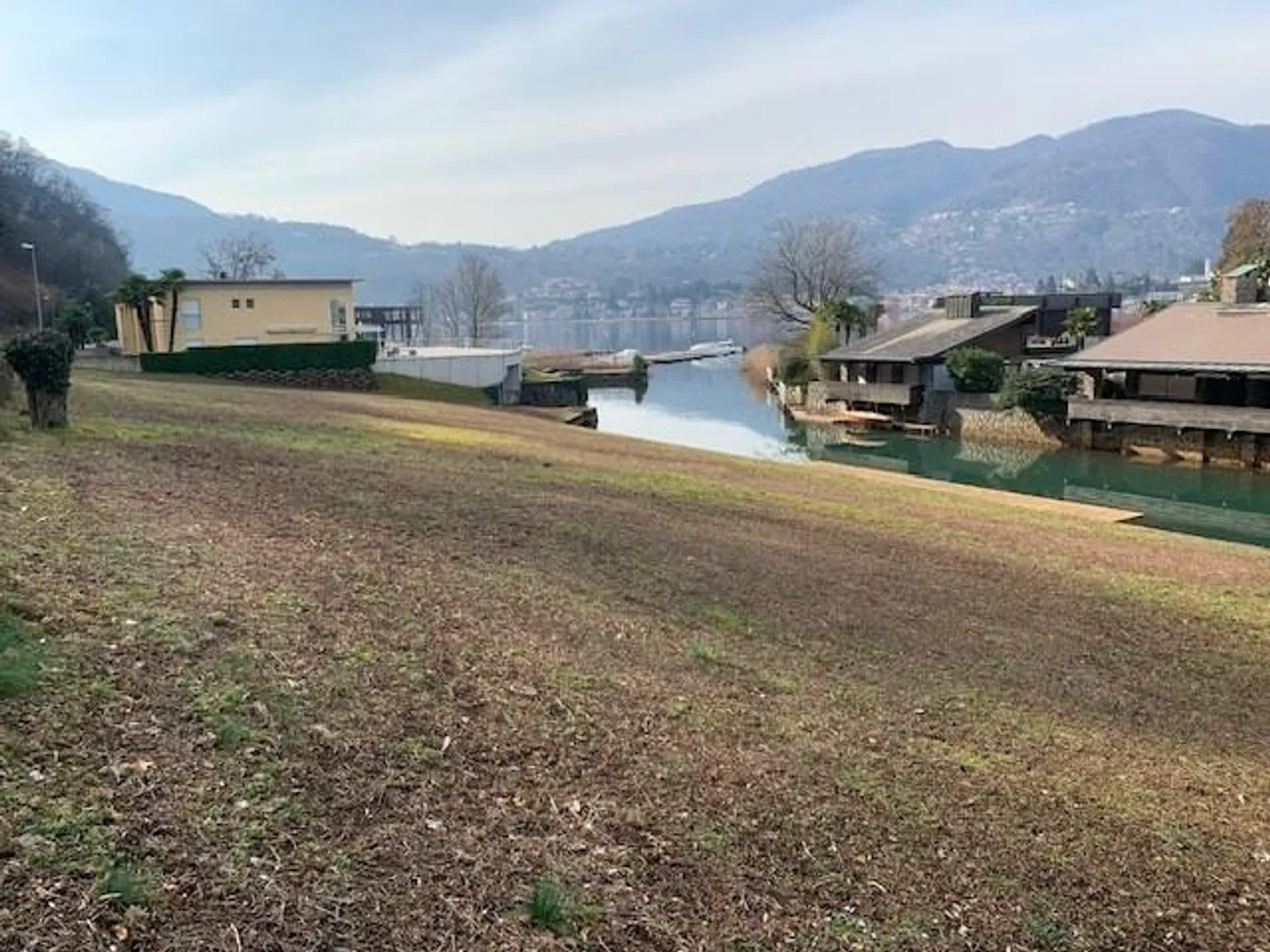 Grundstück mit Seezugang - Foto 2 von 2