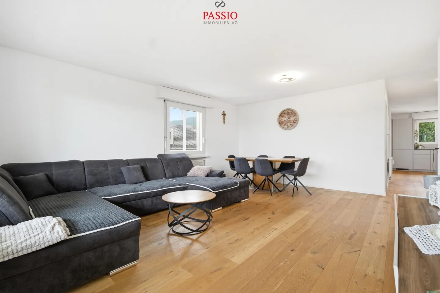 Appartamento 4.5 stanze recentemente ristrutturato con vista sulle Alpi e giardino condiviso - Foto 4 di 18