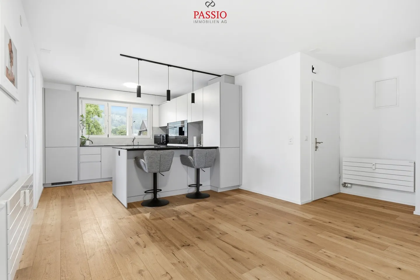 Appartamento 4.5 stanze recentemente ristrutturato con vista sulle Alpi e giardino condiviso - Foto 6 di 18