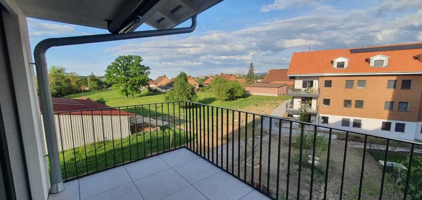 Neue 3.5-Zimmer-Wohnung mit Balkon - Foto 1 von 6