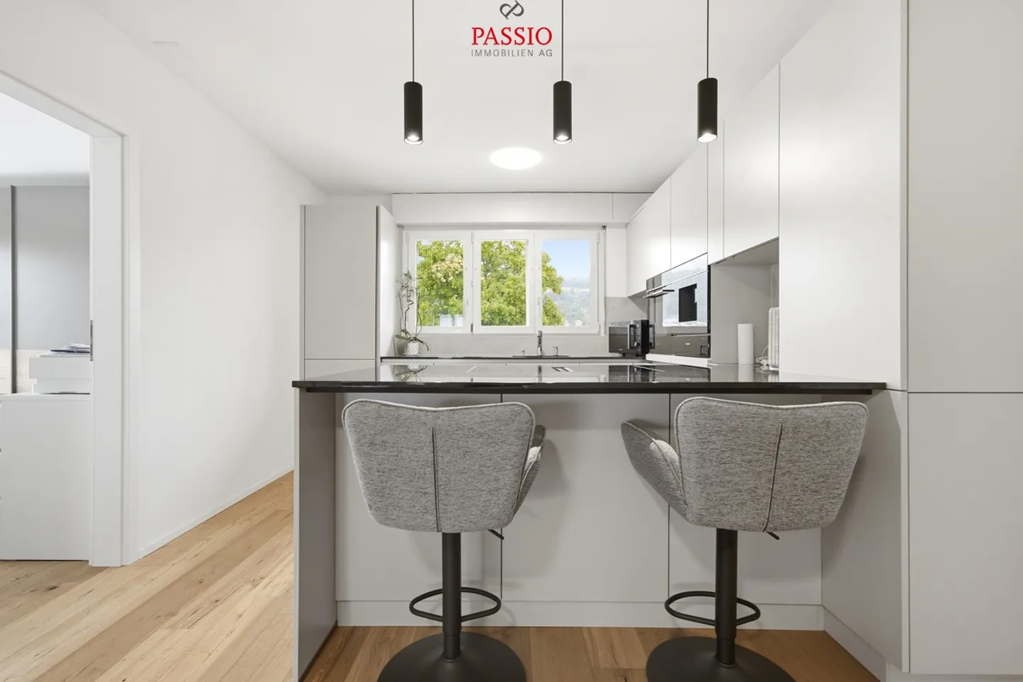 Appartamento 4.5 stanze recentemente ristrutturato con vista sulle Alpi e giardino condiviso - Foto 10 di 18