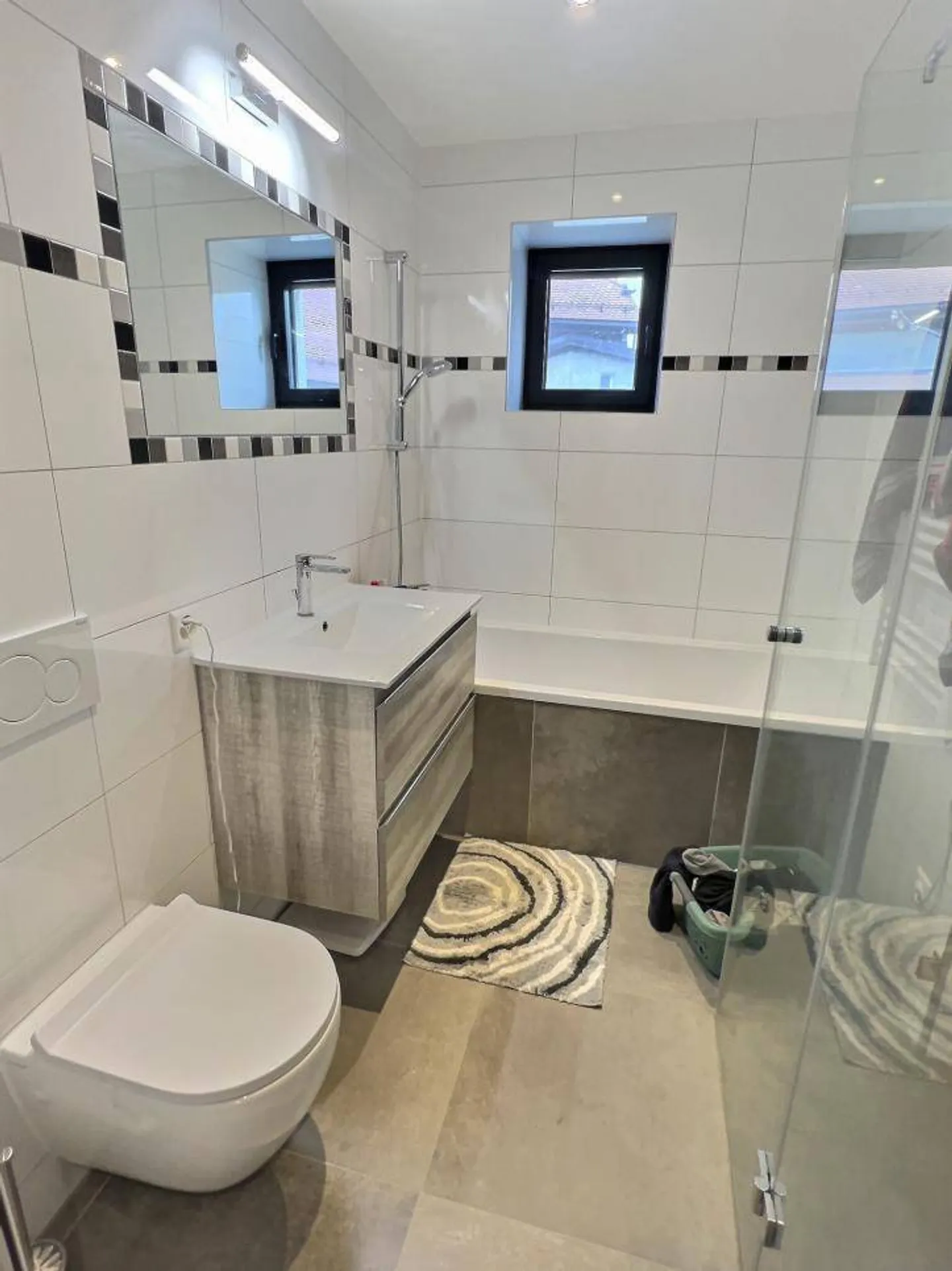 Charming 3½-room adjoining house with large terrace and parking space, located in the heart of the village - Photo 7 of 9