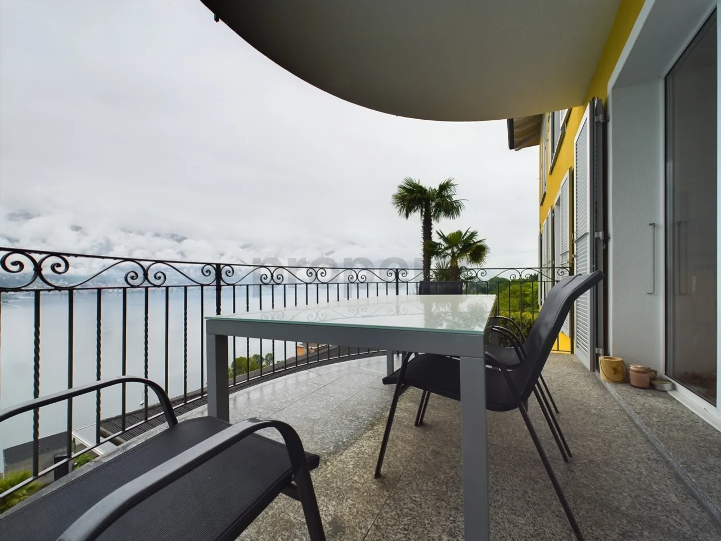 Dreamlike 5.5-room penthouse apartment in Vairano with a view of Lake Maggiore - Photo 10 of 13
