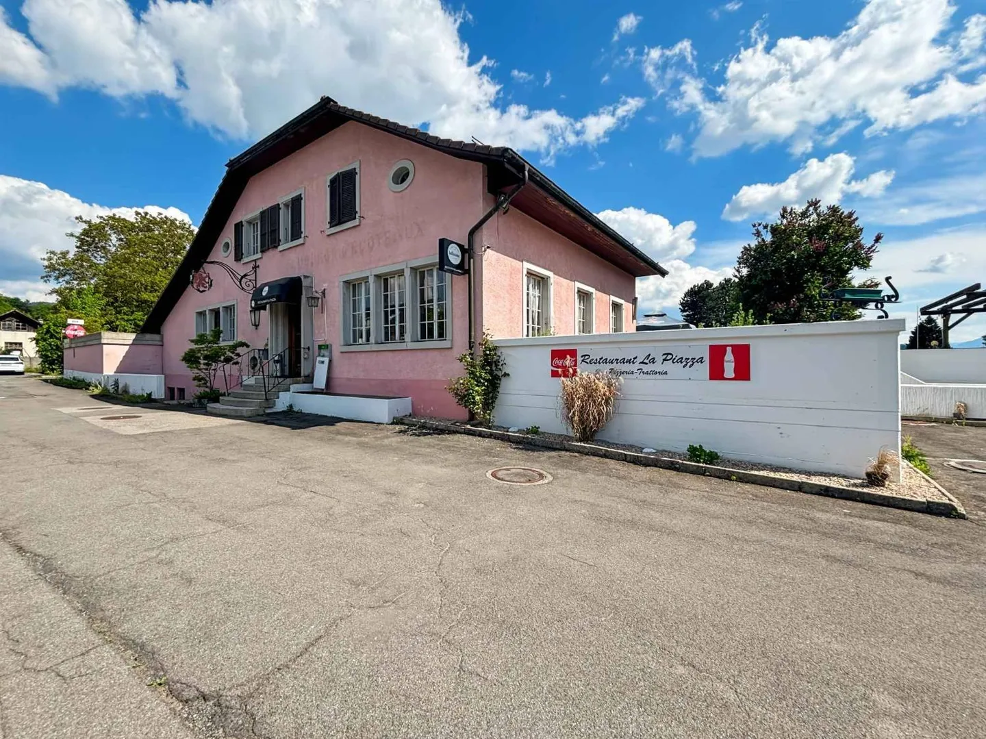 Auberge avec centre de loisirs et projet d'extension 11'500m2 - Écoteaux - Photo 6 sur 12