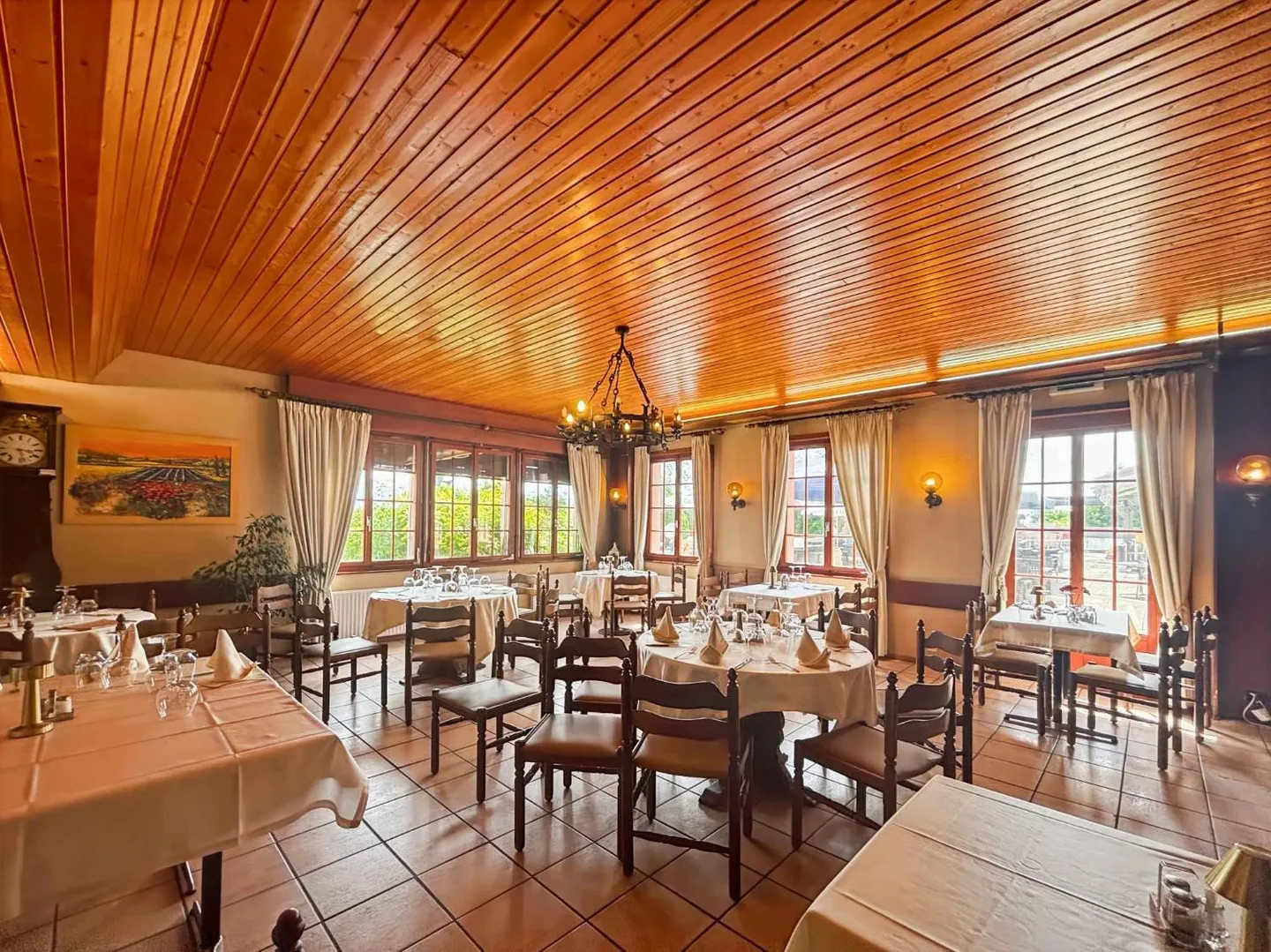 Auberge avec centre de loisirs et projet d'extension 11'500m2 - Écoteaux - Photo 9 sur 12