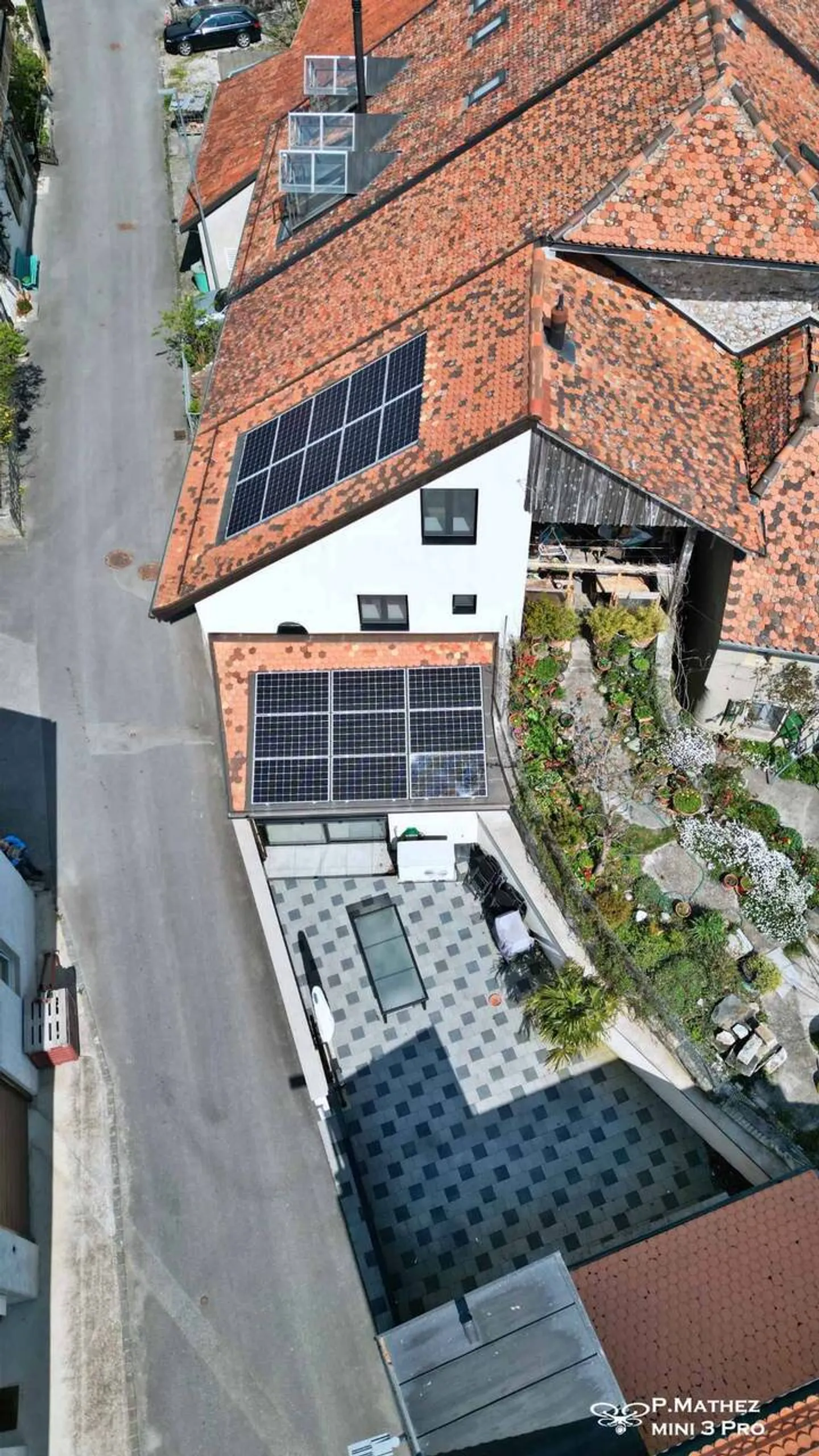 Charming 3½-room adjoining house with large terrace and parking space, located in the heart of the village - Photo 9 of 9