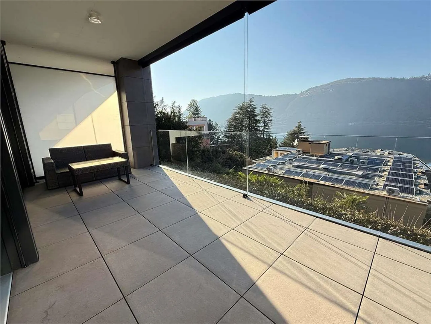 Vue sur le lac, nouvel appartement 2,5 pièces avec terrasse - Photo 4 sur 13