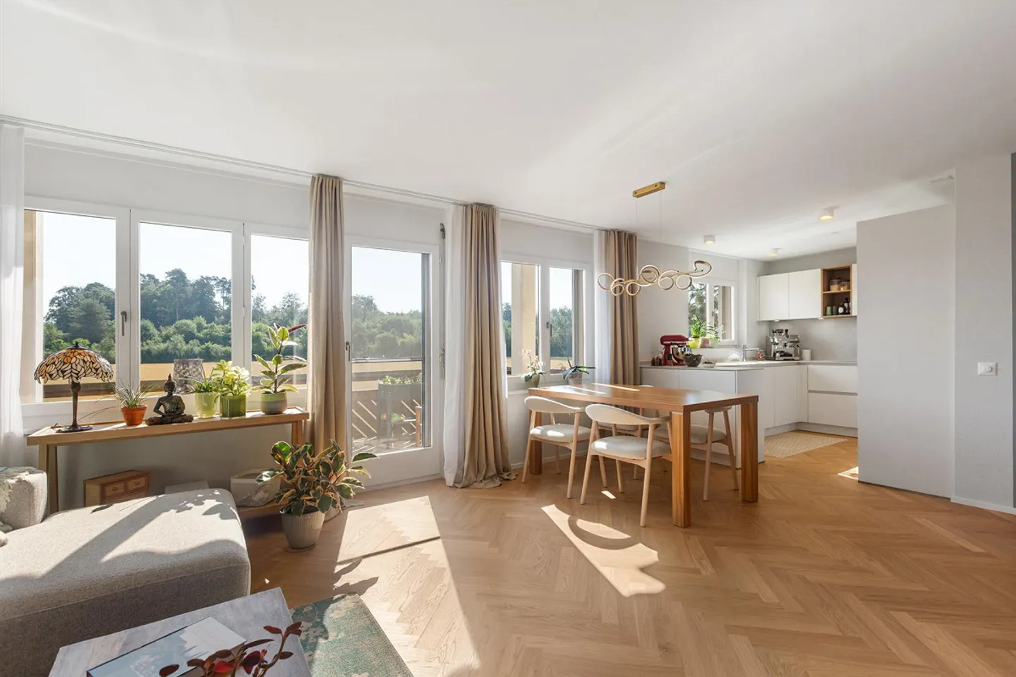 Modernes Apartment mit Aussicht - Foto 1 von 6