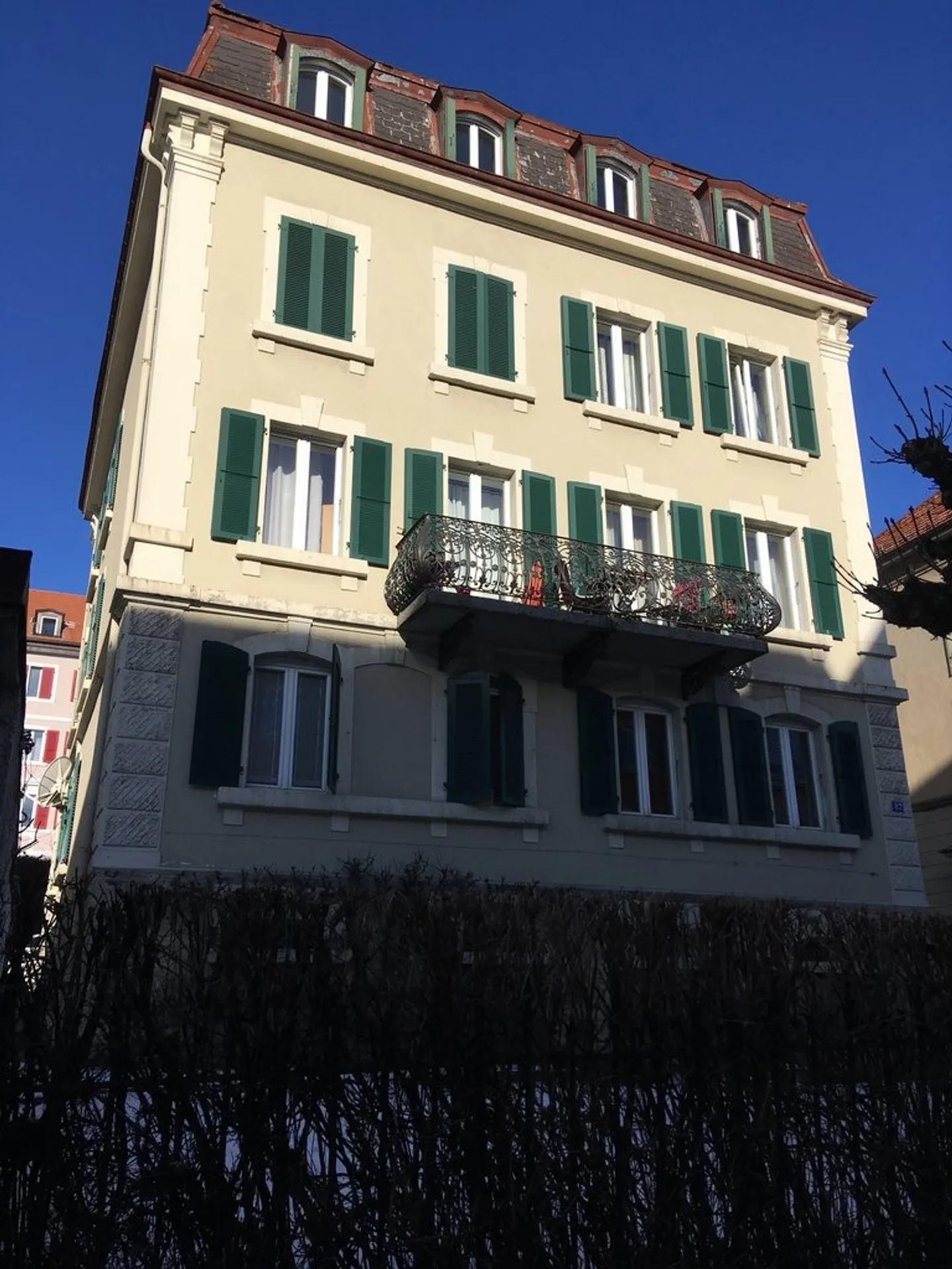 SCHÖNE WOHNUNG ZU VERMIETEN MIT BALKON - Foto 1 von 2