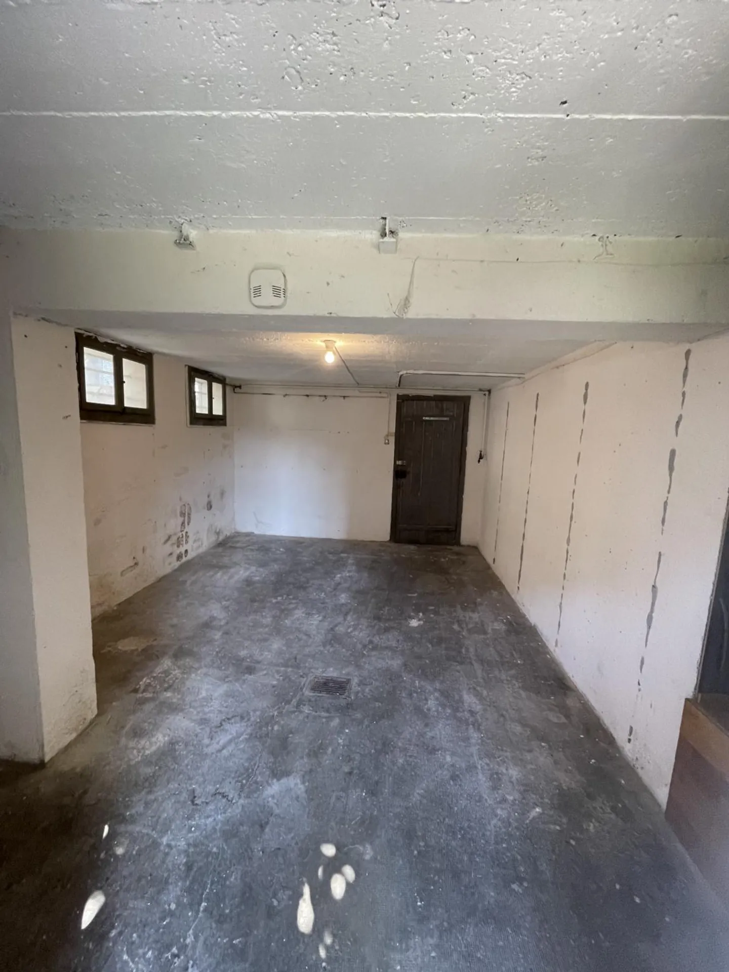 Garage near City Center - Photo 2 of 3