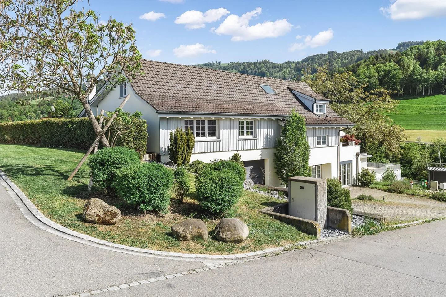 Stylish living above Lake Constance – a home with character and ... - Photo 1 of 5