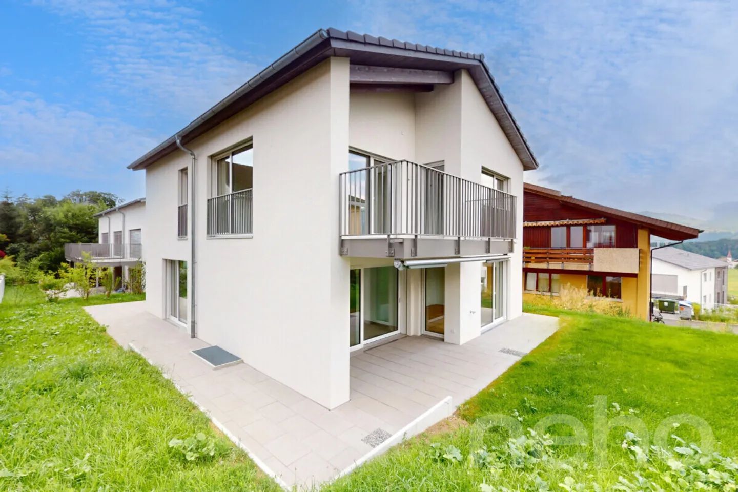 Casa unifamiliare esclusiva con grande terrazza in posizione tranquilla - Foto 2 di 13