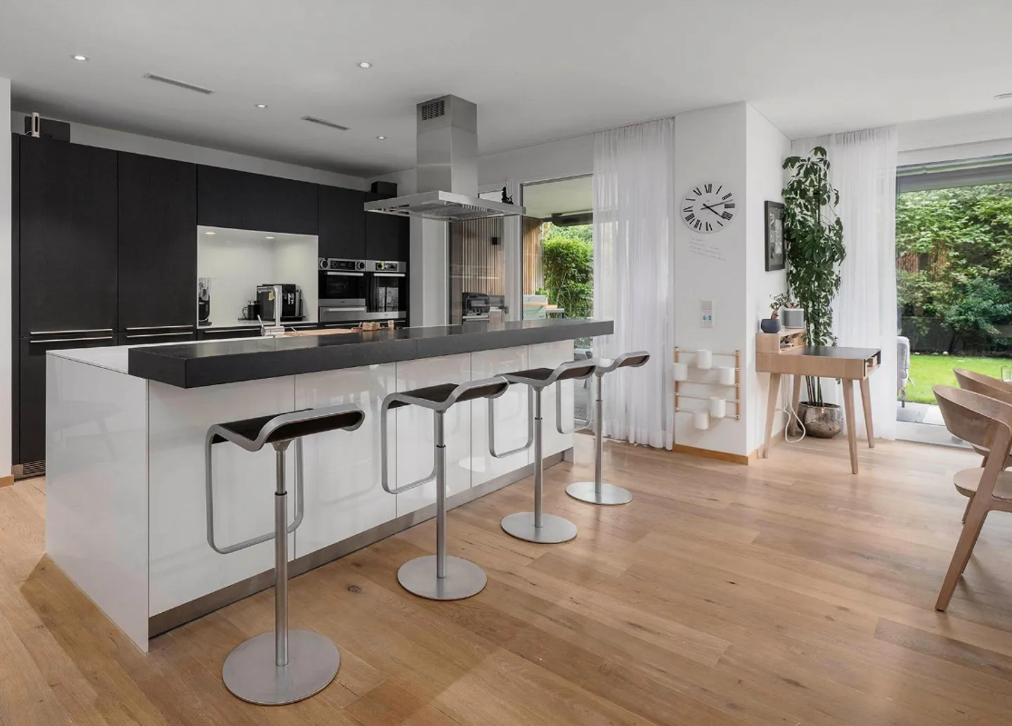 Votre été commence ici : Appartement de jardin moderne à apprécier - Photo 3 sur 8