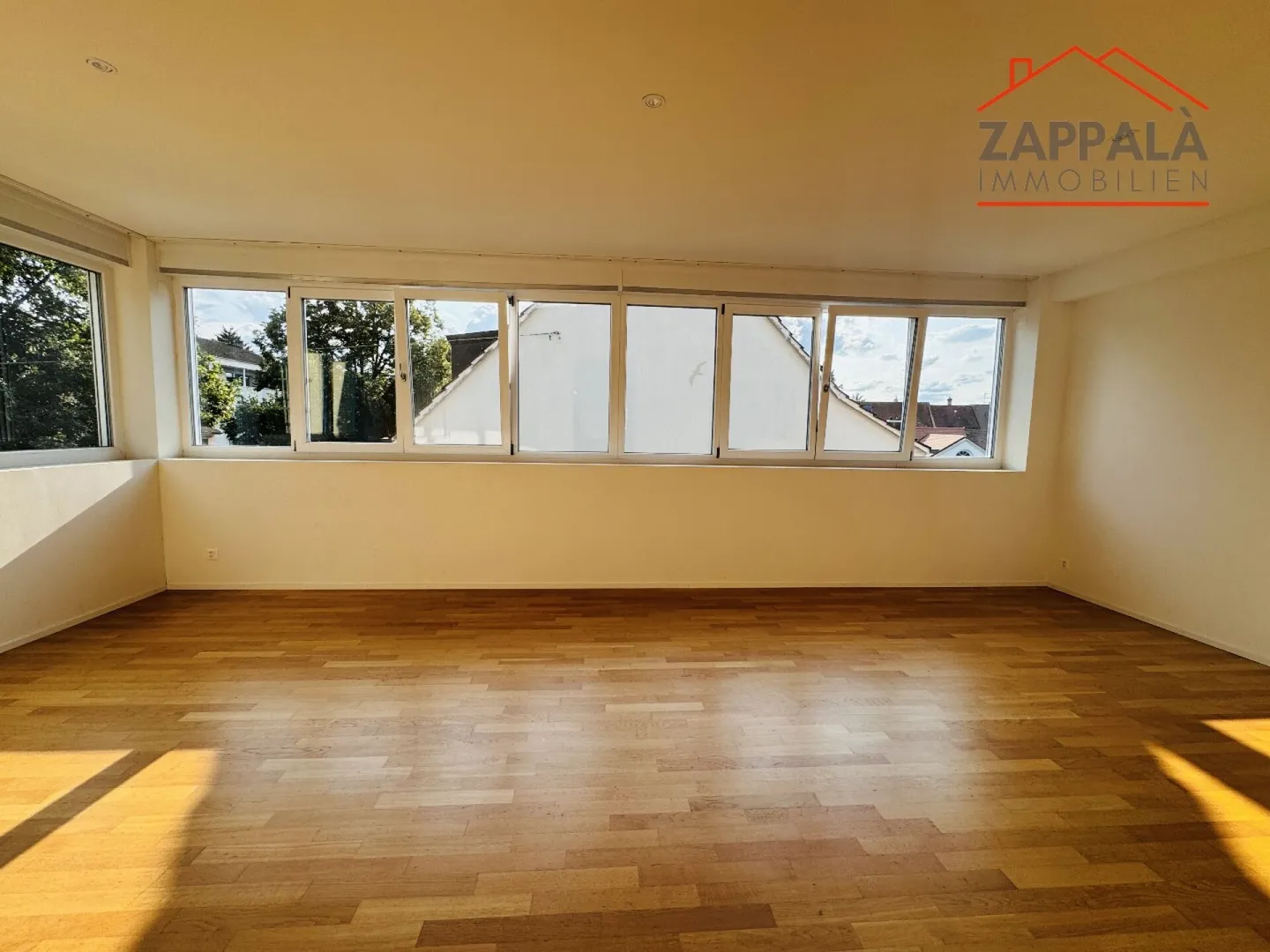 Modern Living on Two Levels - Stylish 5.5-Room Maisonette with Charm - Photo 3 of 20