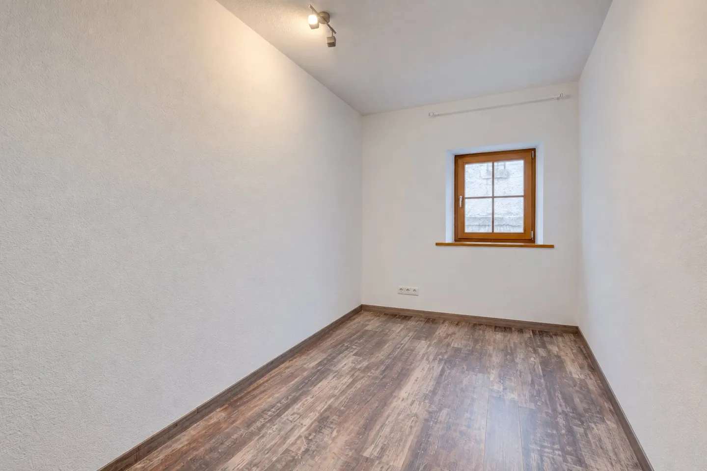Charming Apartment in Porrentruy - Photo 4 of 9