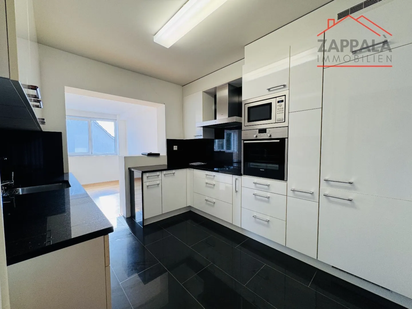 Modern Living on Two Levels - Stylish 5.5-Room Maisonette with Charm - Photo 7 of 20