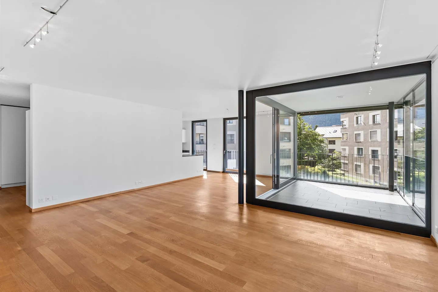 Appartement de 4½ pièces de première classe dans un quartier résidentiel prisé près du lac - Photo 2 sur 13